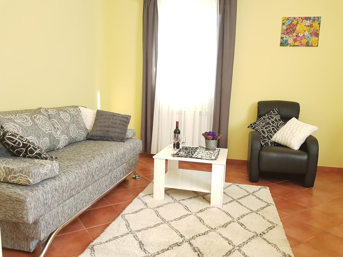 Apartments Ella Rovinj Exterior foto