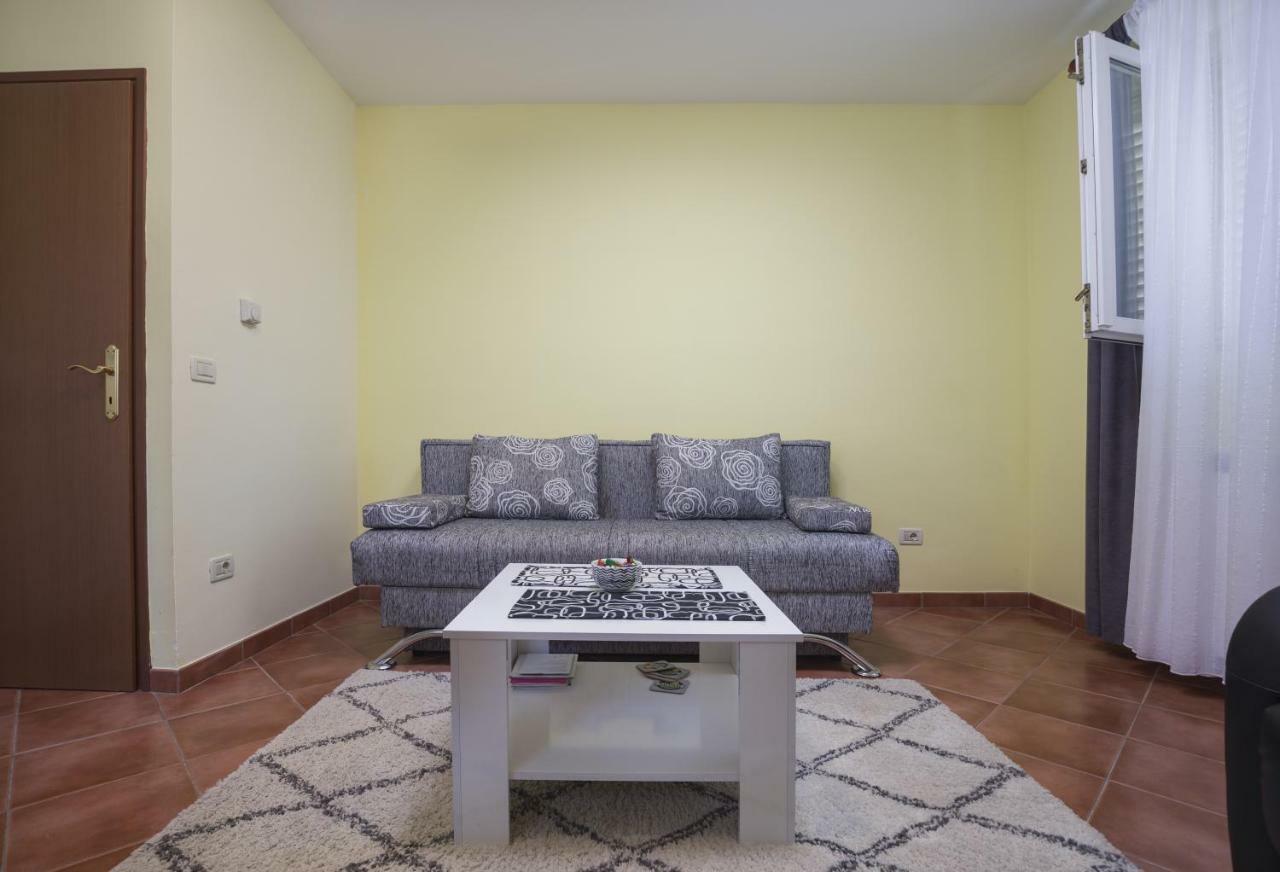 Apartments Ella Rovinj Exterior foto
